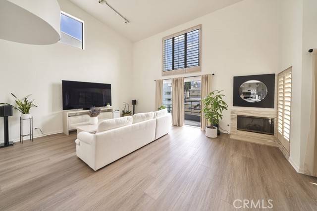 1617 S Beverly Glen Boulevard #303, Los Angeles, CA 90024