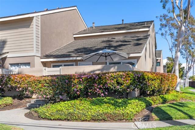19107 Sloop Circle, Huntington Beach, CA 92648
