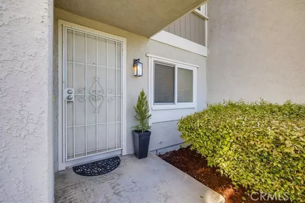 17 Sunflower #20, Irvine, CA 92604