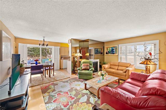 Venice, CA 90291,325 Windward Avenue
