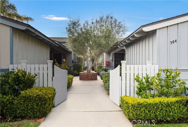 304 Dahlia Place, Corona Del Mar, CA 92625