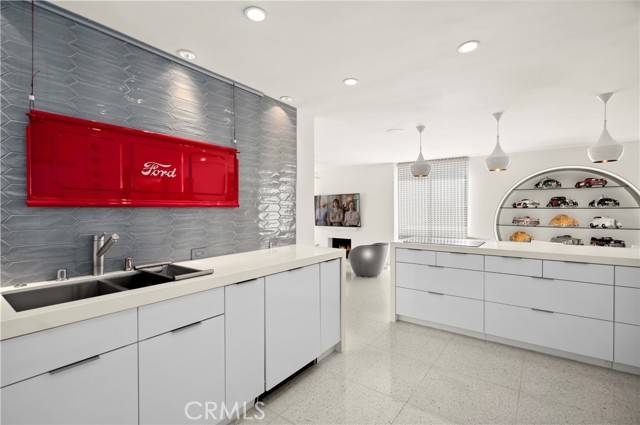Corona Del Mar, CA 92625,733 Avocado Avenue #108