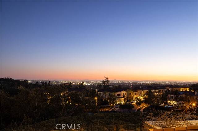 Irvine, CA 92602,212 Clear Falls