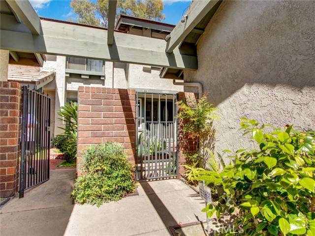 Anaheim Hills, CA 92807,6587 E Via Fresco
