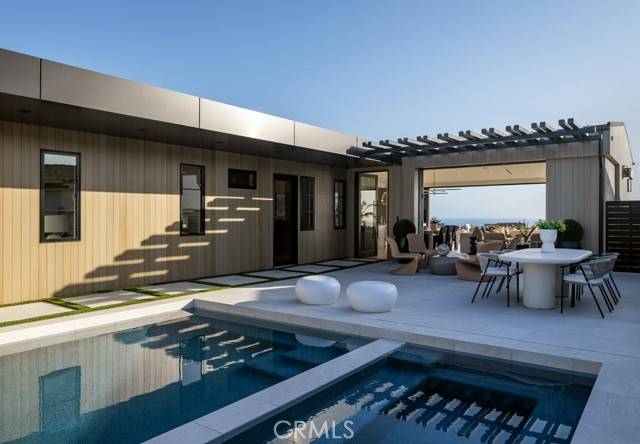 1233 Outrigger Drive, Corona Del Mar, CA 92625