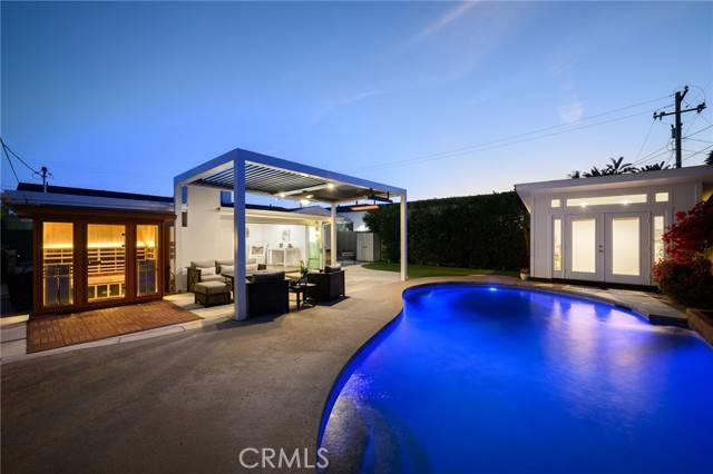 270 Cecil Place, Costa Mesa, CA 92627