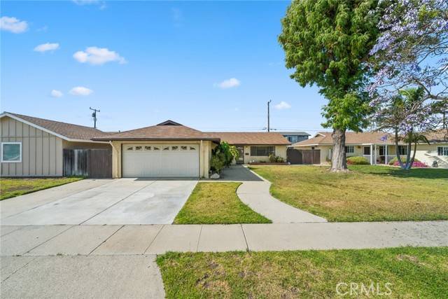 5931 Frontier Circle, Huntington Beach, CA 92647