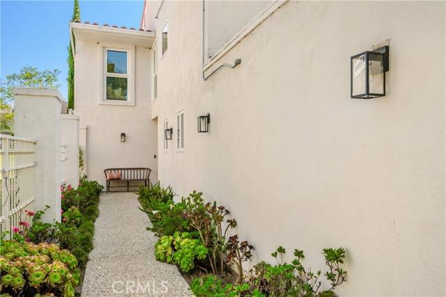 417 Vista Suerte, Newport Beach, CA 92660