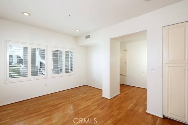 Newport Beach, CA 92663,2600 Newport Boulevard #219