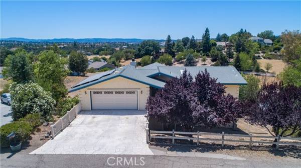 1042 Vista Grande Street, Paso Robles, CA 93446