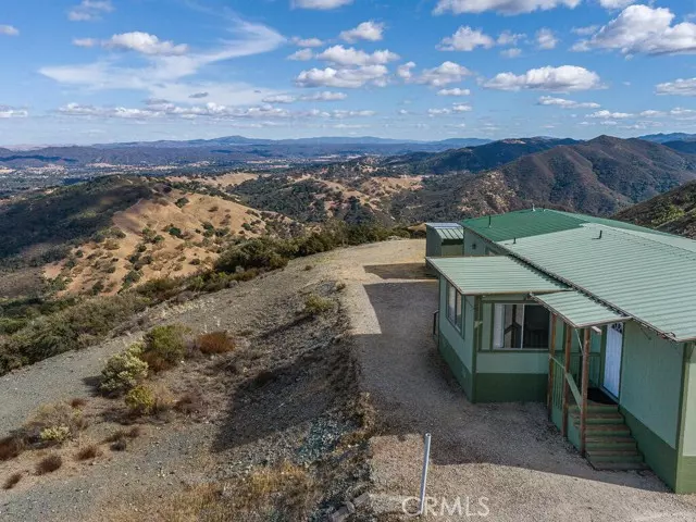 13740 Falcon Road, Atascadero, CA 93422