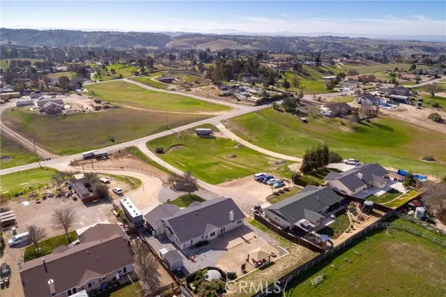 5545 Reindeer Place, Paso Robles, CA 93446