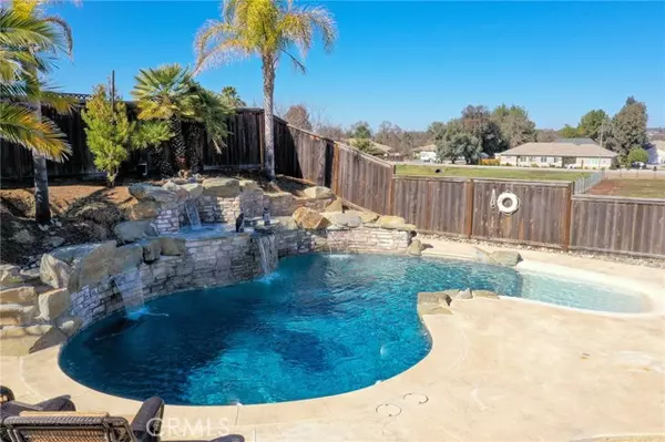 329 Cool Valley Drive, Paso Robles, CA 93446