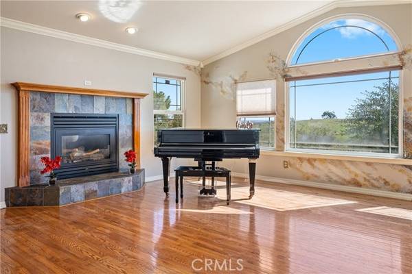 Paso Robles, CA 93446,8590 Warren Road