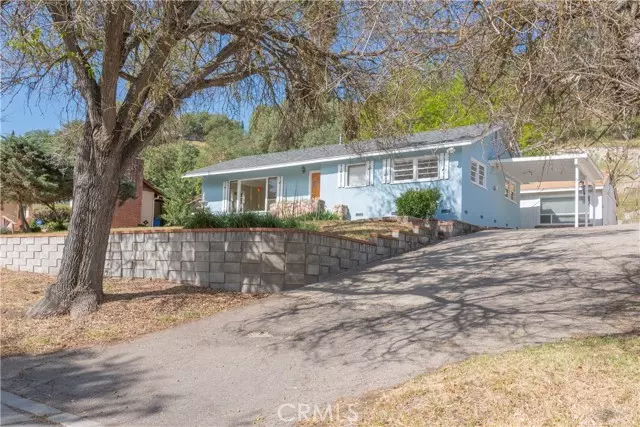 Paso Robles, CA 93446,905 Olive Street