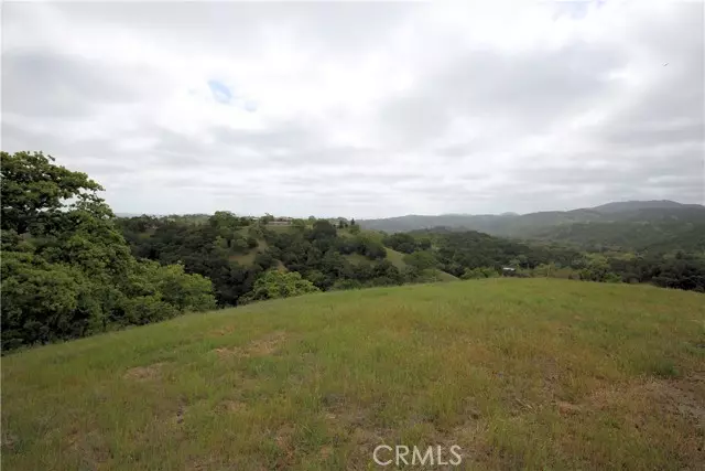 2 Corona, Atascadero, CA 93422