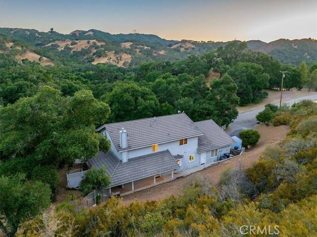 6355 Lomitas Road, Atascadero, CA 93422