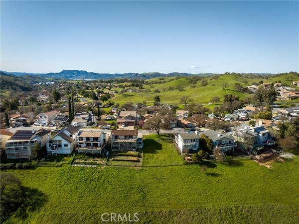 Paso Robles, CA 93446,5042 Meadow Lark