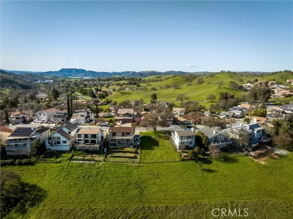 Paso Robles, CA 93446,5042 Meadow Lark