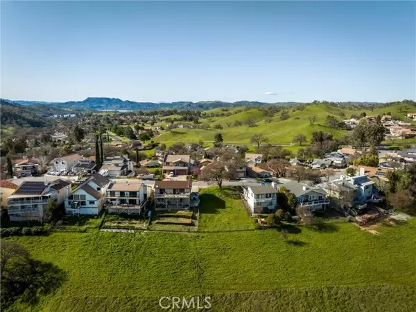 Paso Robles, CA 93446,5042 Meadow Lark