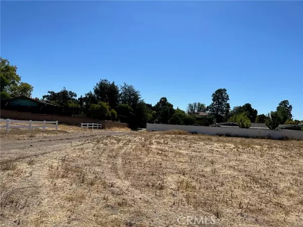 Paso Robles, CA 93446,745 Rolling Hills