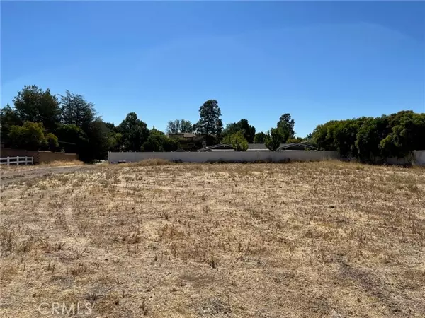 Paso Robles, CA 93446,745 Rolling Hills