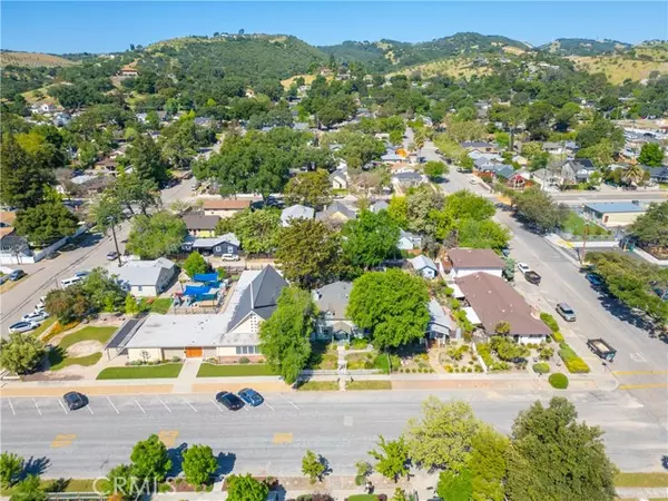 Paso Robles, CA 93446,1529 Oak Street