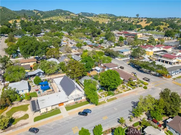 Paso Robles, CA 93446,1529 Oak Street