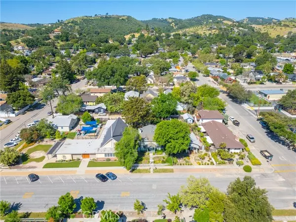 Paso Robles, CA 93446,1529 Oak Street