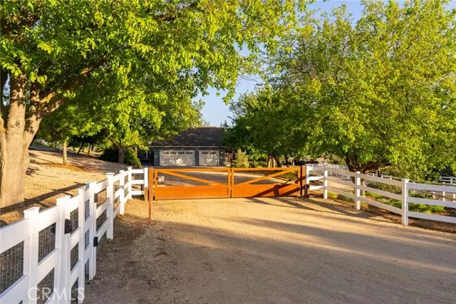 228 L P Ranch Road, Templeton, CA 93465