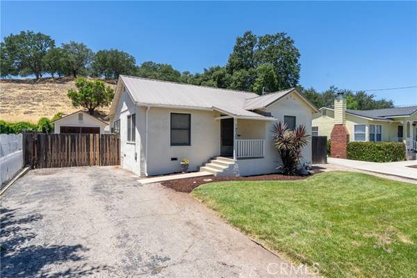 1935 Olive Street, Paso Robles, CA 93446