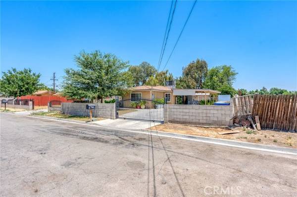 2110 S P Street, Bakersfield, CA 93307