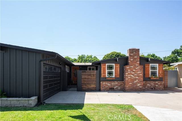 2214 N Hesperian Street, Santa Ana, CA 92706