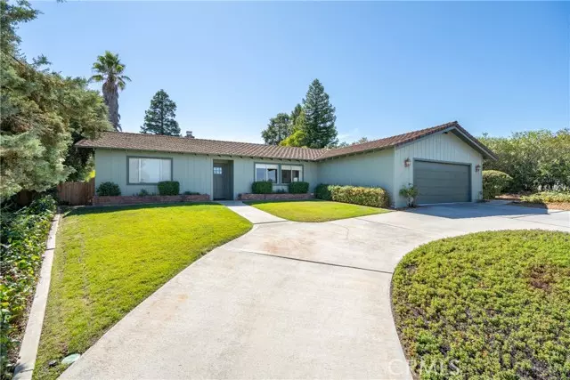 Paso Robles, CA 93446,1007 Birdie Court