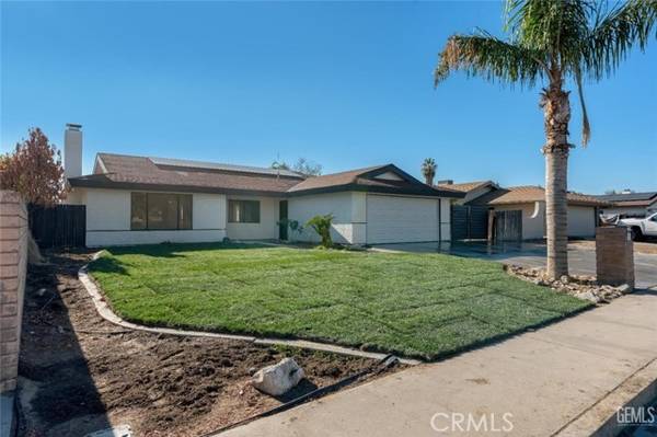 3528 S Half Moon Drive, Bakersfield, CA 93309