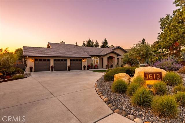 1613 Via Flora, Paso Robles, CA 93446