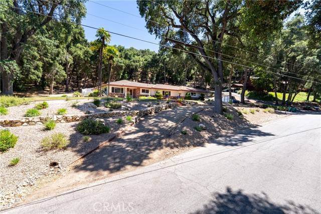 7735 Del Rio Road, Atascadero, CA 93422