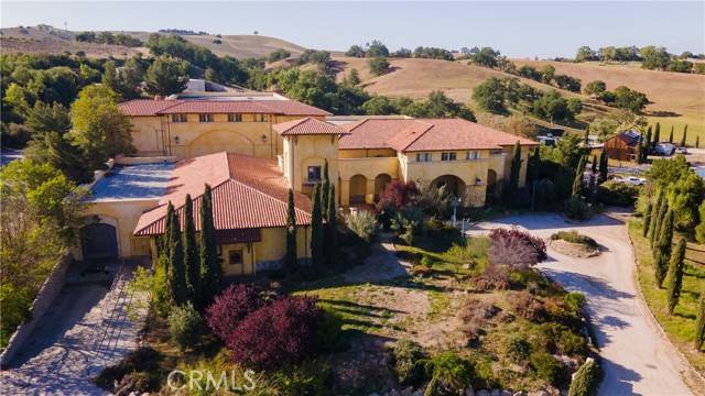 2380 Live Oak Road, Paso Robles, CA 93446