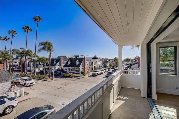 Newport Beach, CA 92662,201 Opal Avenue