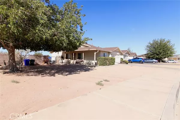 15592 Tonekai Road, Apple Valley, CA 92307