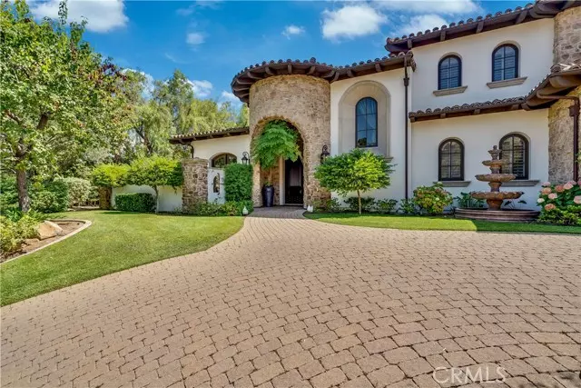 18350 Calle La Serra, Rancho Santa Fe, CA 92091