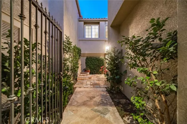 Laguna Niguel, CA 92677,20 Antibes #26