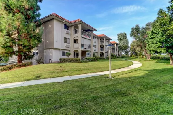 Laguna Woods, CA 92637,3242 San Amadeo #2C