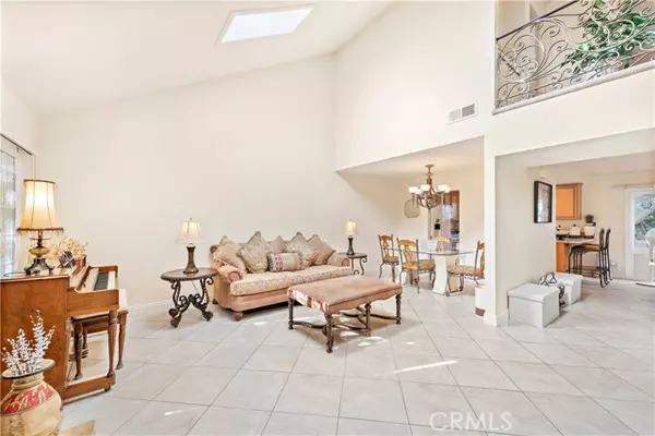 Irvine, CA 92604,7 Leda