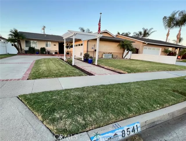 8541 Howard Circle, Huntington Beach, CA 92647