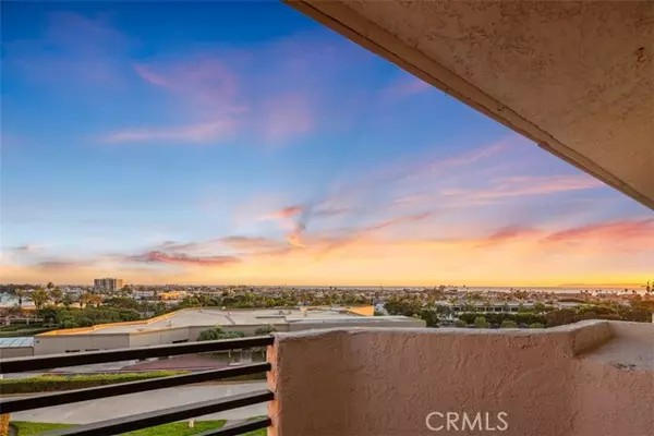 Newport Beach, CA 92663,280 Cagney Lane #309