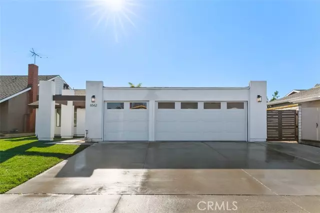 6562 Dohrn Circle, Huntington Beach, CA 92647