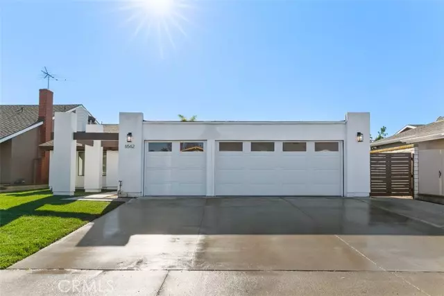 Huntington Beach, CA 92647,6562 Dohrn Circle