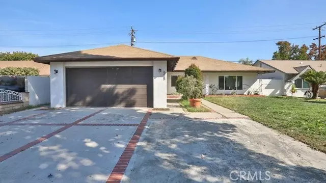 605 S Huron Drive, Santa Ana, CA 92704