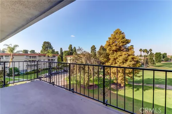 Laguna Woods, CA 92637,2385 Via Mariposa #3C